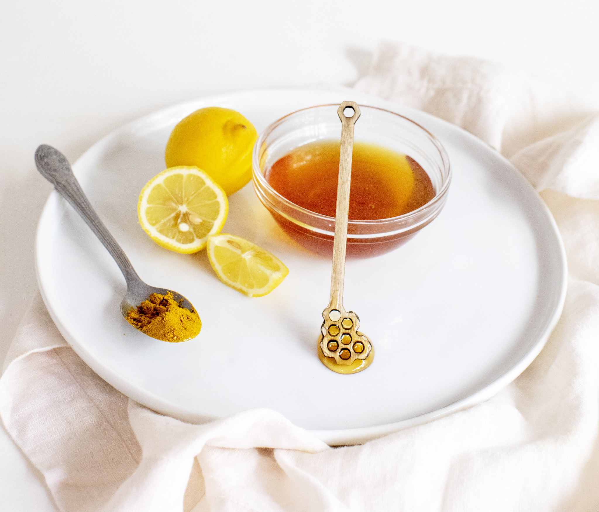 Lemon Juice and Honey Mask
